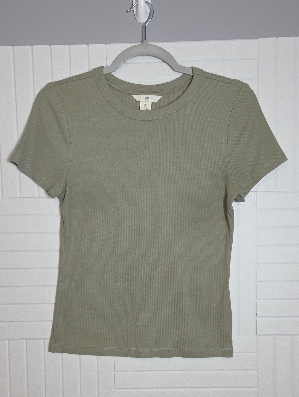 H&M Sage Green Ribbed Tee Size L